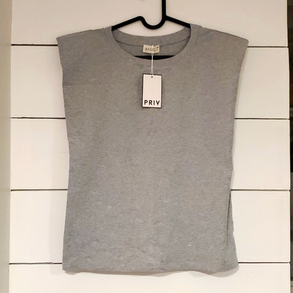 NWT PRIV padded shoulder muscle tee - Picture 3 of 6